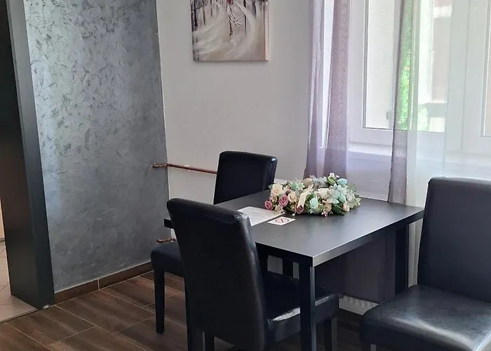 Stan Na Dan Dunja 2 * 브르사츠